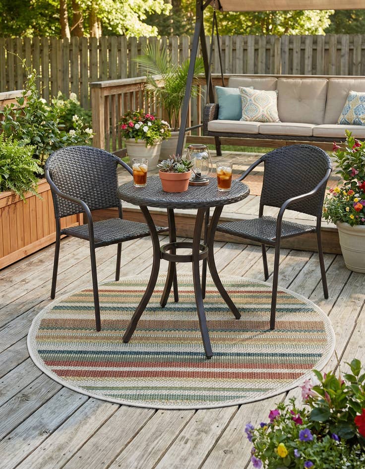 Detail image of 3' 3 x 3' 3  Washable Baja Indoor / Outdoor Round Rug