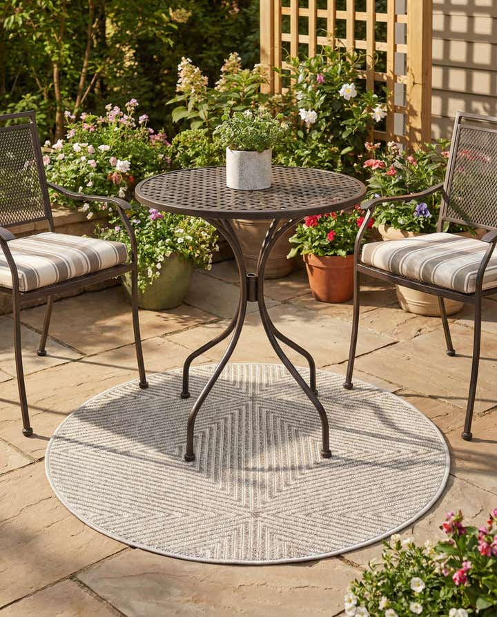 3' x 3' Easy-Clean Sabrina Soto Indoor / Outdoor Round Rug