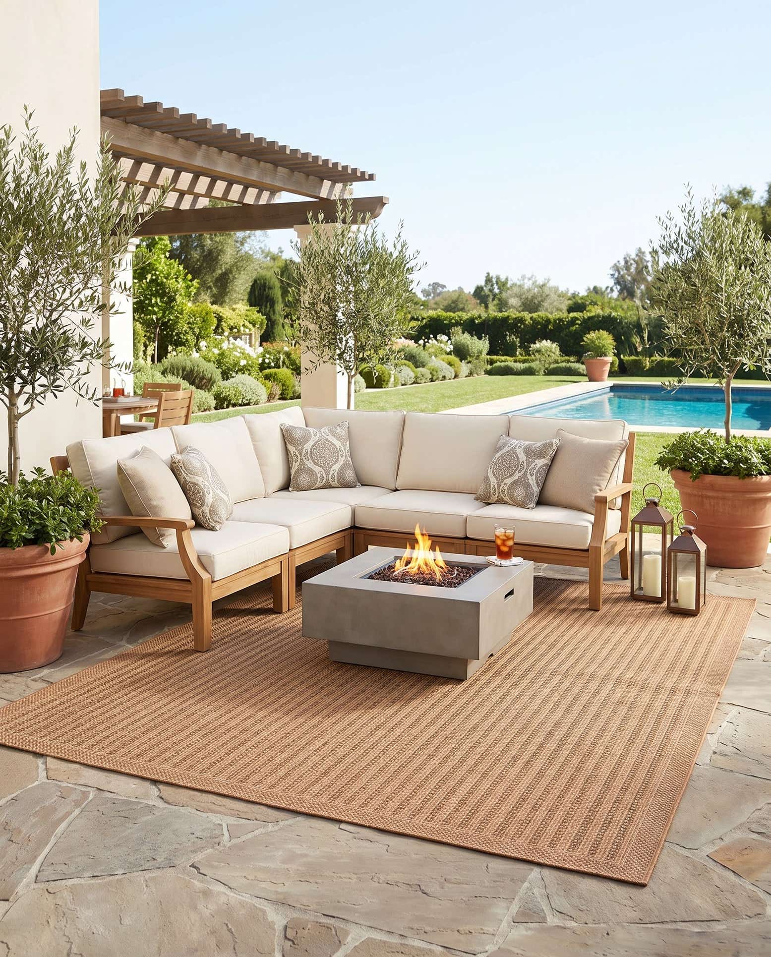 10' x 10' Easy-Clean Border Indoor / Outdoor Square Rug