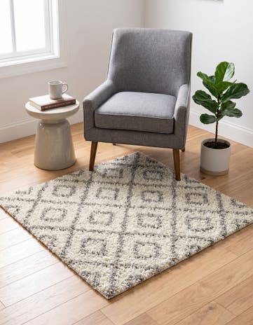 3' 3 x 3' 3 Lattice Shag Square Rug