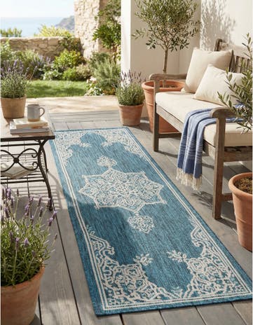 2' x 6' Easy-Clean Traditional Indoor / Outdoor Runner Rug