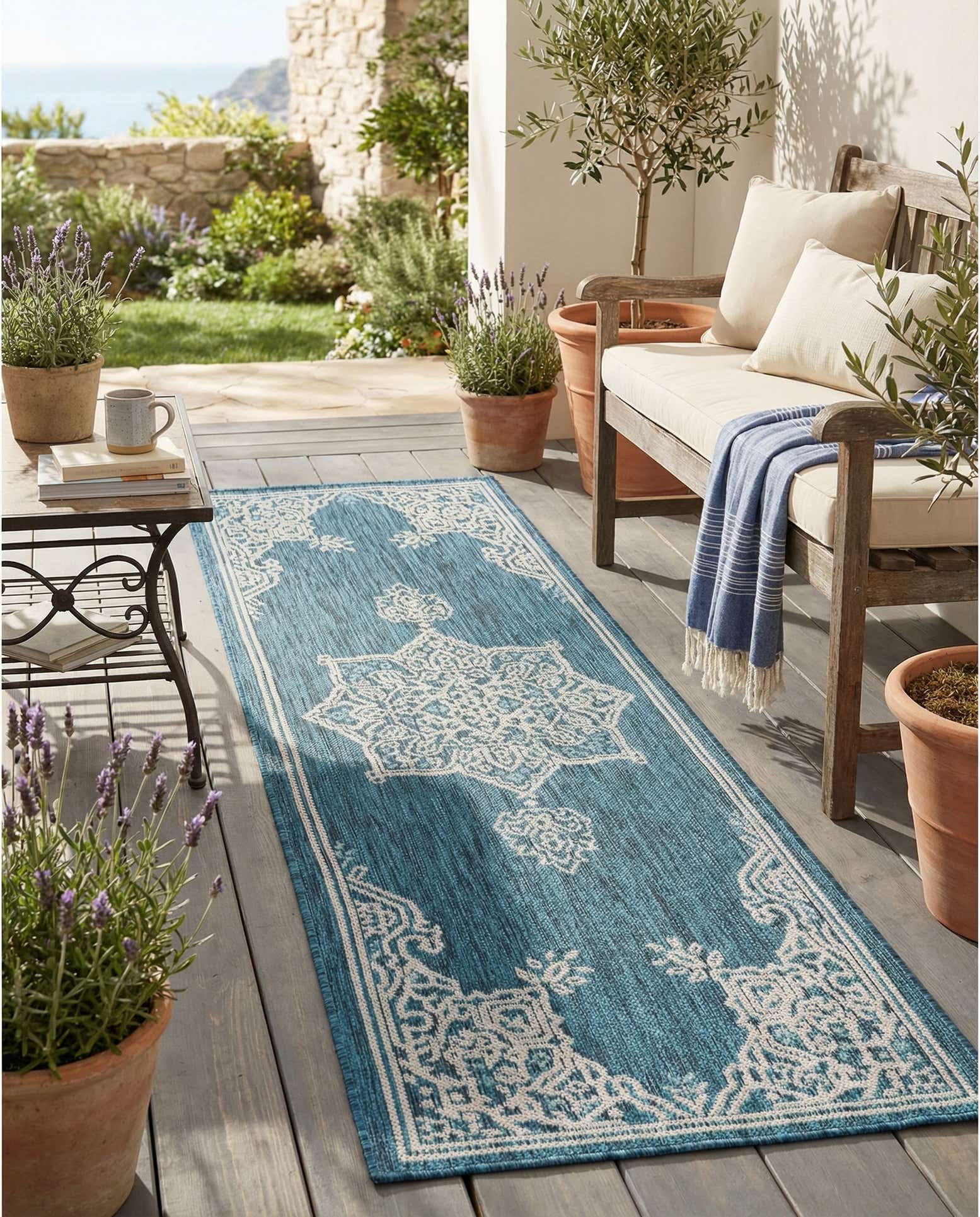 2' x 6' Easy-Clean Traditional Indoor / Outdoor Runner Rug