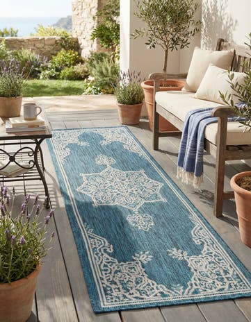 2' x 6' Easy-Clean Traditional Indoor / Outdoor Runner Rug