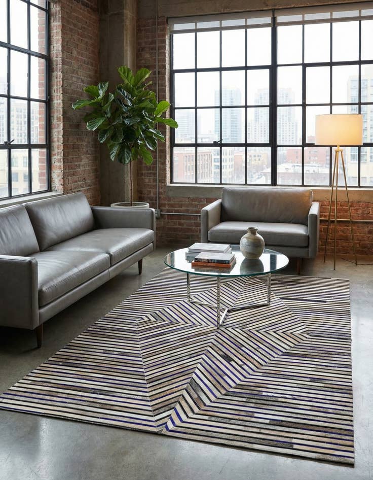 Detail image of 5' x 7' 10 Cowhide Stocks Rug