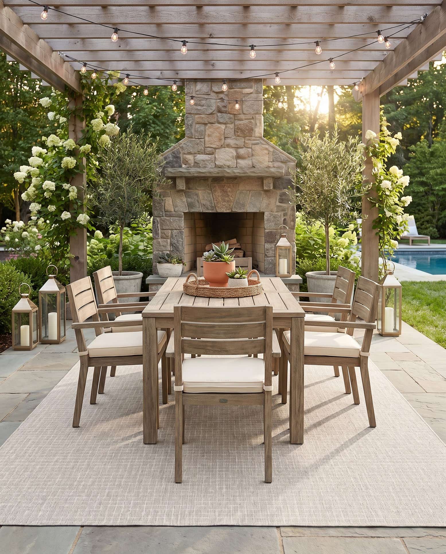 6' x 9' Easy-Clean Checkered Indoor / Outdoor Rug