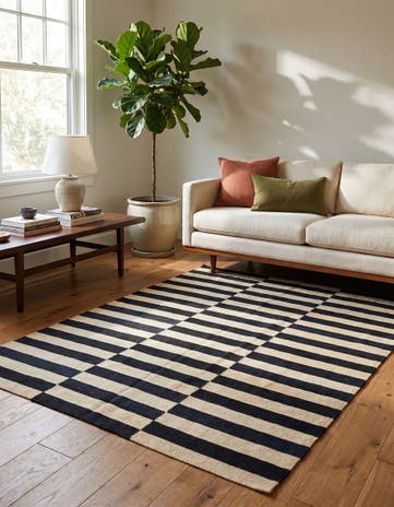 4' 1 x 6' Hand Woven Kilim Modern Wool Rug