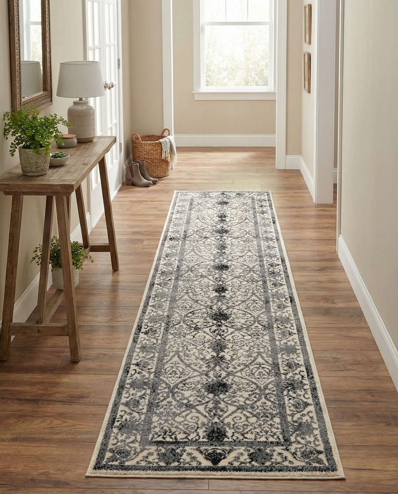 2' 7 x 10' Miranda Runner Rug