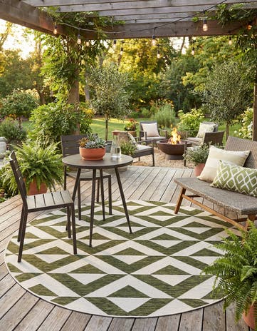7' x 7' Easy-Clean Jill Zarin Indoor / Outdoor Round Rug