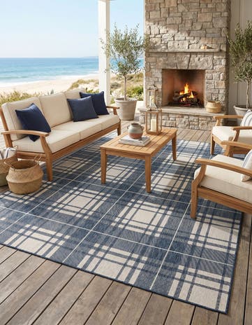 9' x 12' Easy-Clean Checkered Indoor / Outdoor Rug