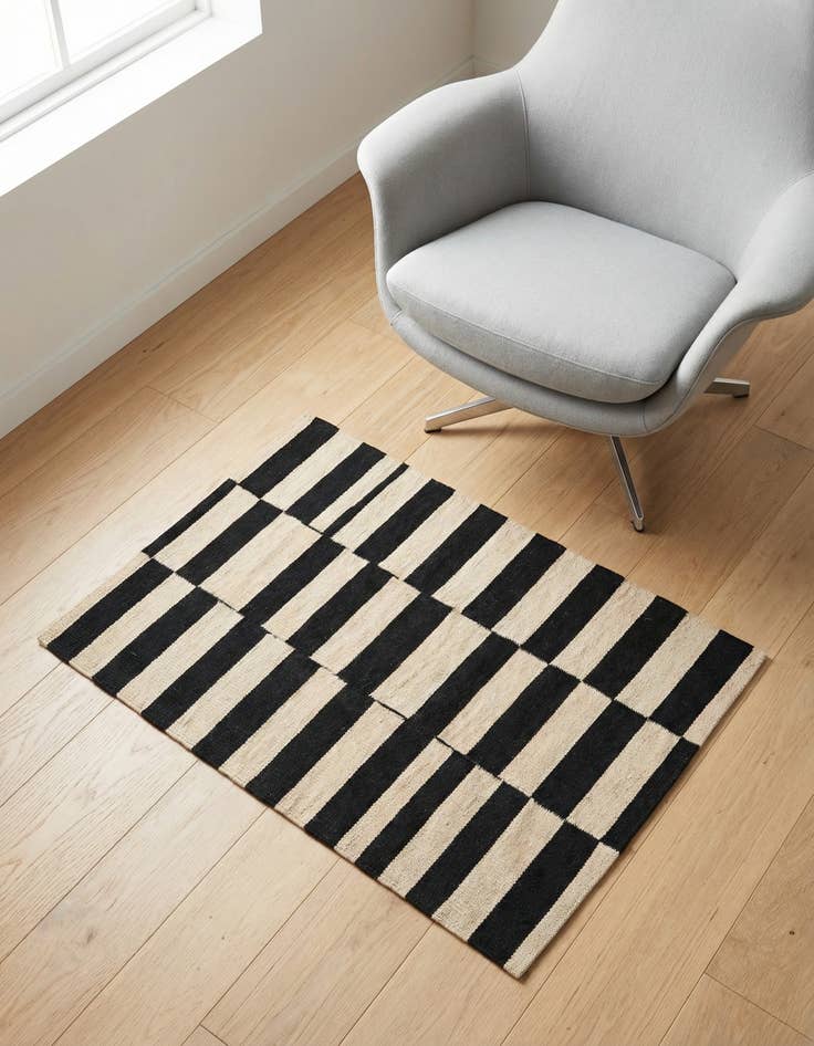 Detail image of 2' 8 x 3' 10 Hand Woven Kilim Modern Wool Rug