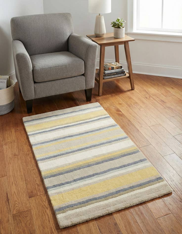 Detail image of 2' 8 x 4' 10 Luna Wool Rug