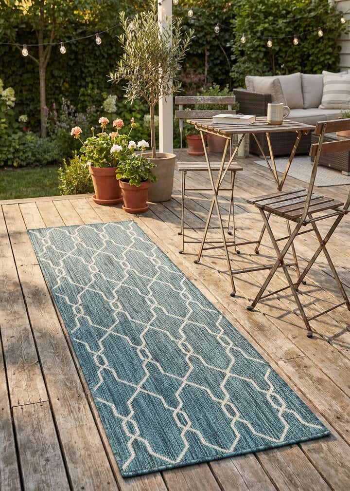 2' x 6' Easy-Clean Trellis Indoor / Outdoor Runner Rug
