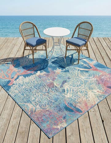Easy-Clean Coastal Indoor / Outdoor Square Rug
