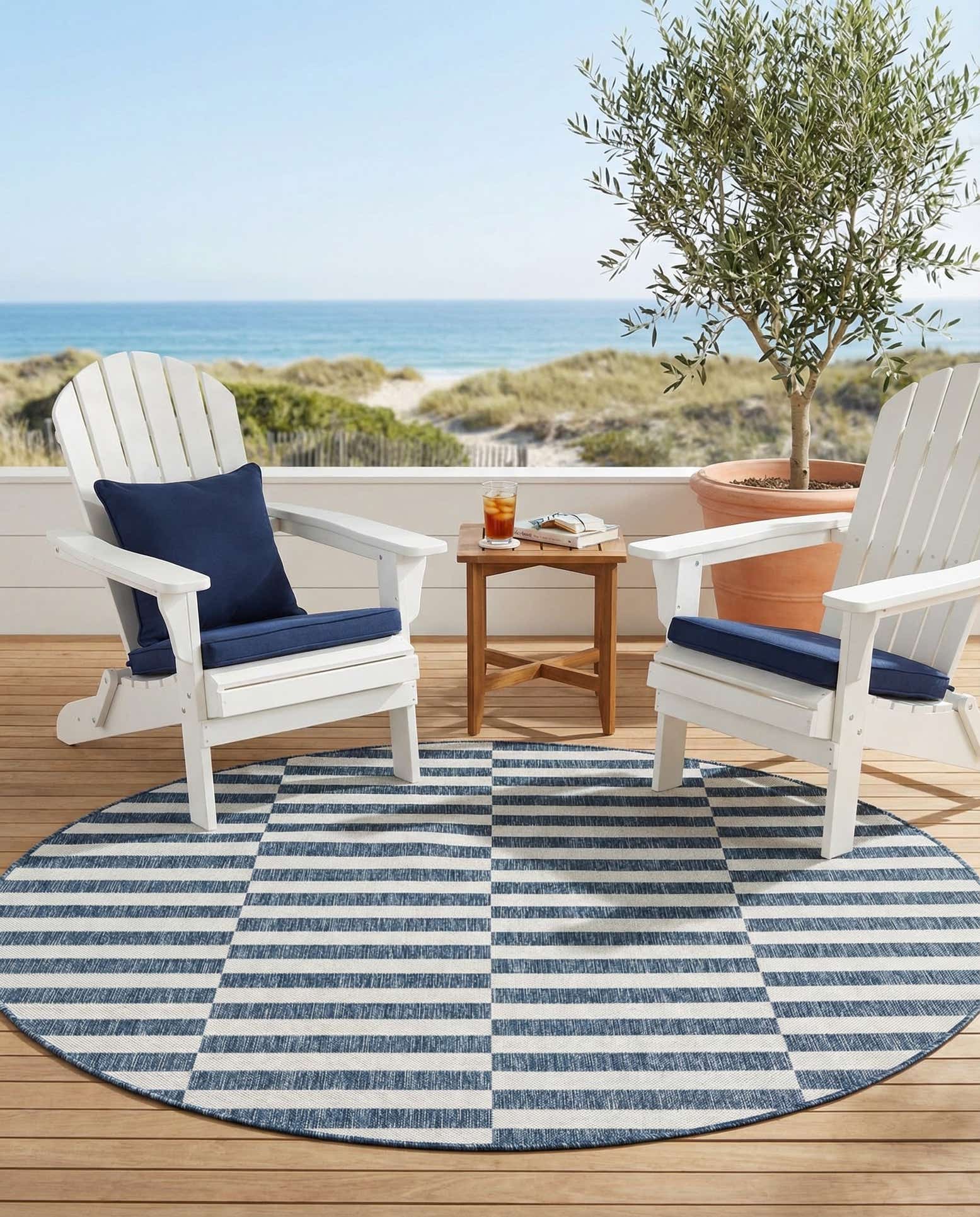 6' x 6' Easy-Clean Ribbon Indoor / Outdoor Round Rug