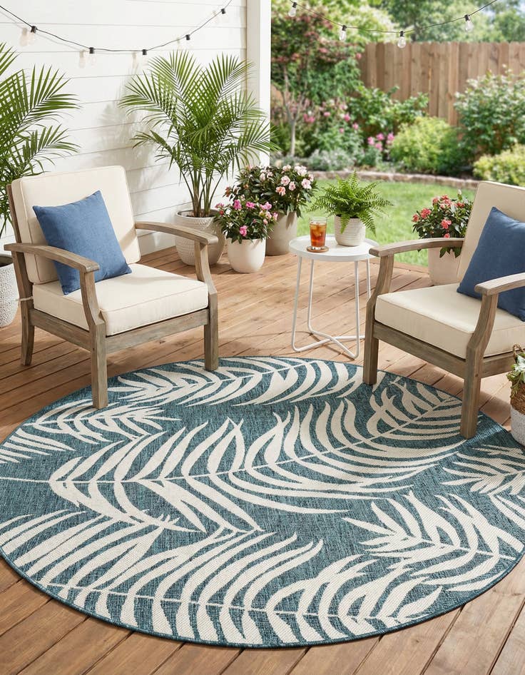 Detail image of 6' x 6' Washable Botanical Indoor / Outdoor Round Rug
