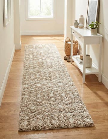 2' 7 x 12' Moroccan Trellis Shag Runner Rug
