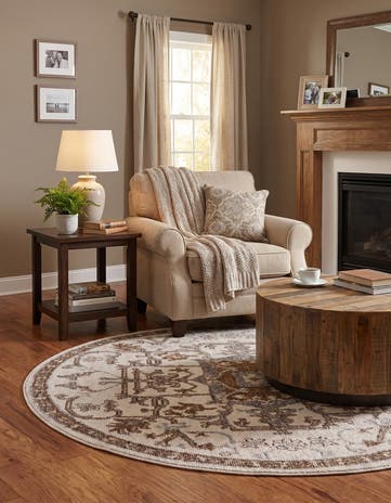 Ivory Grand Tradition Round Rug