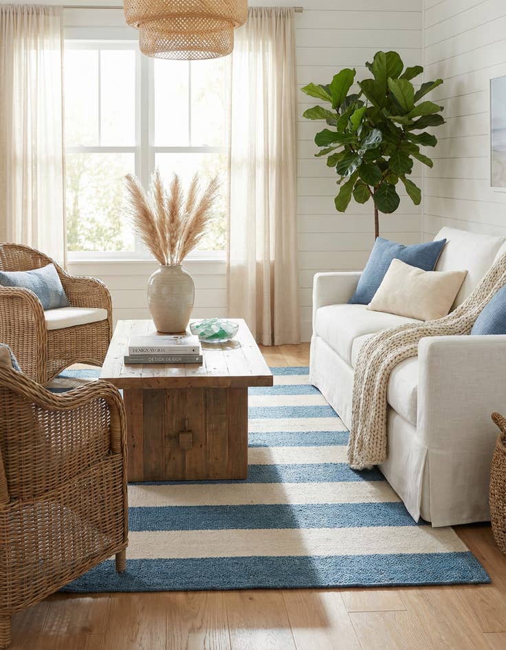 Detail image of 4' 1 x 6' 1 Jill Zarin Hamptons Rug