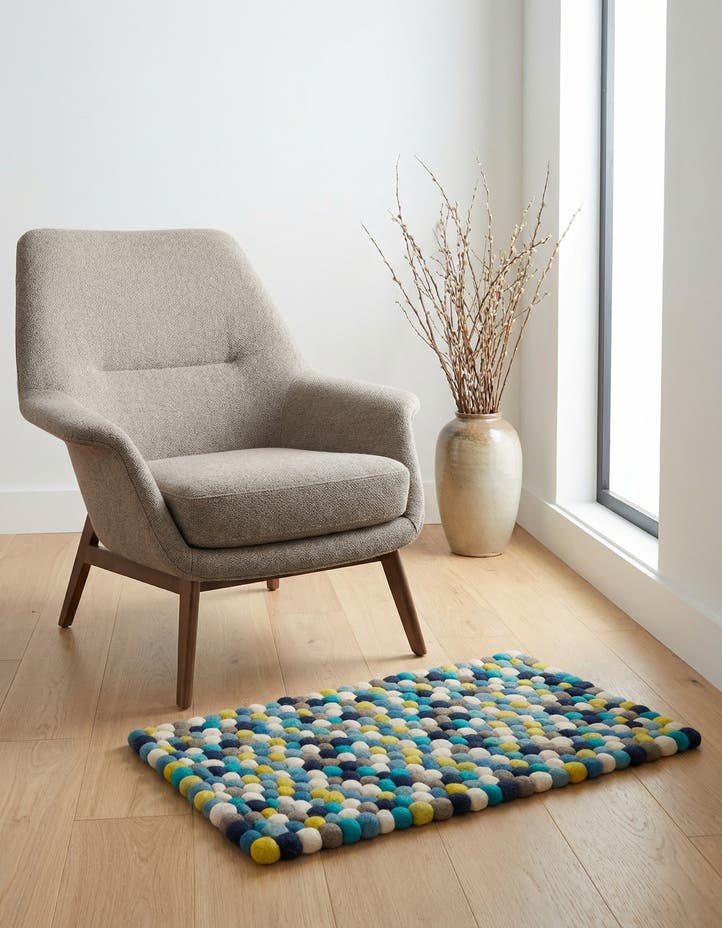2' x 3' 1 Hand Woven Felt Ball Wool Rug