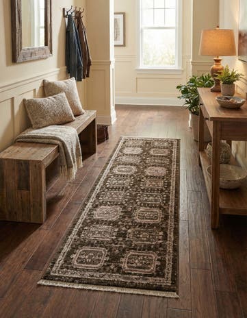 Green Grand Tradition Runner Rug