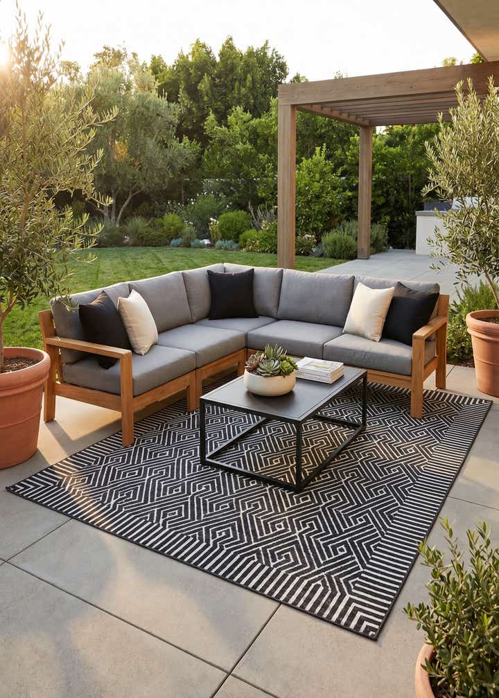 8' x 10' Easy-Clean Sabrina Soto Hudson Indoor / Outdoor Rug