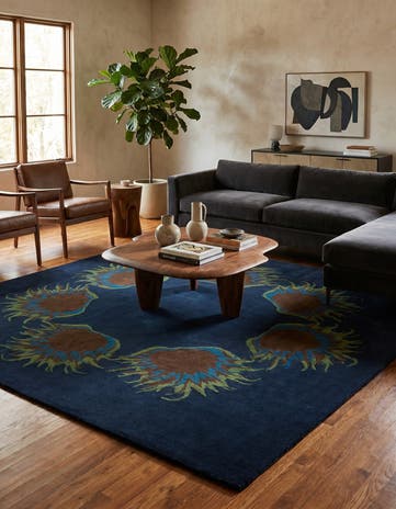 7' 6 x 7' 7 Luna Square Rug