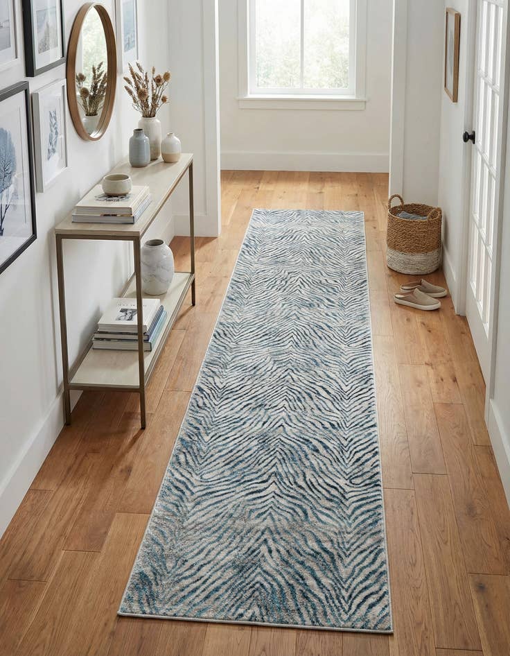 Detail image of 2' 7 x 12' Finsbury Runner Rug