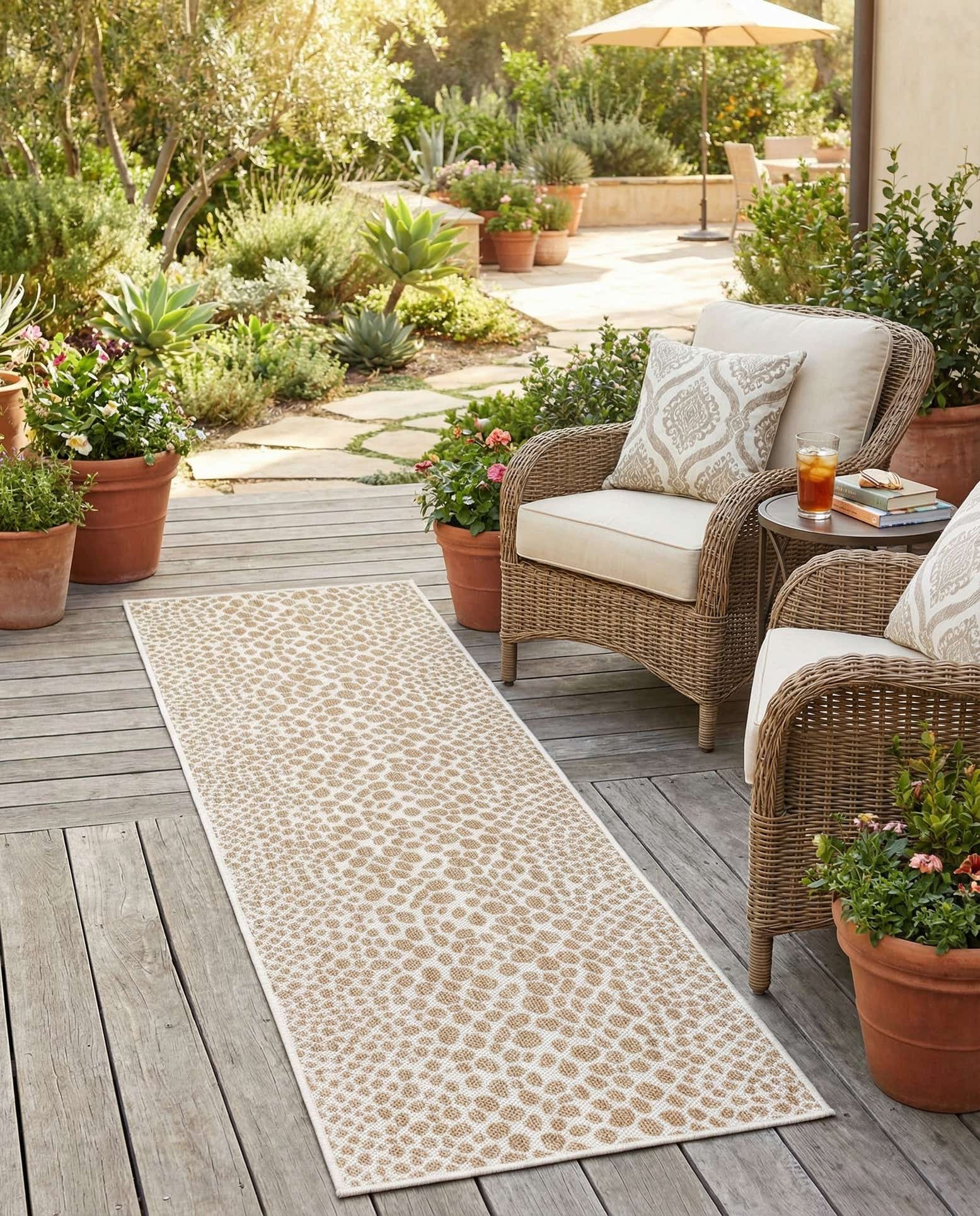 2' x 8' Easy-Clean Jill Zarin Cape Town Indoor / Outdoor Runner Rug