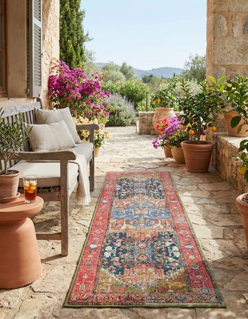 2' x 8' Easy-Clean Traditional Indoor / Outdoor Runner Rug