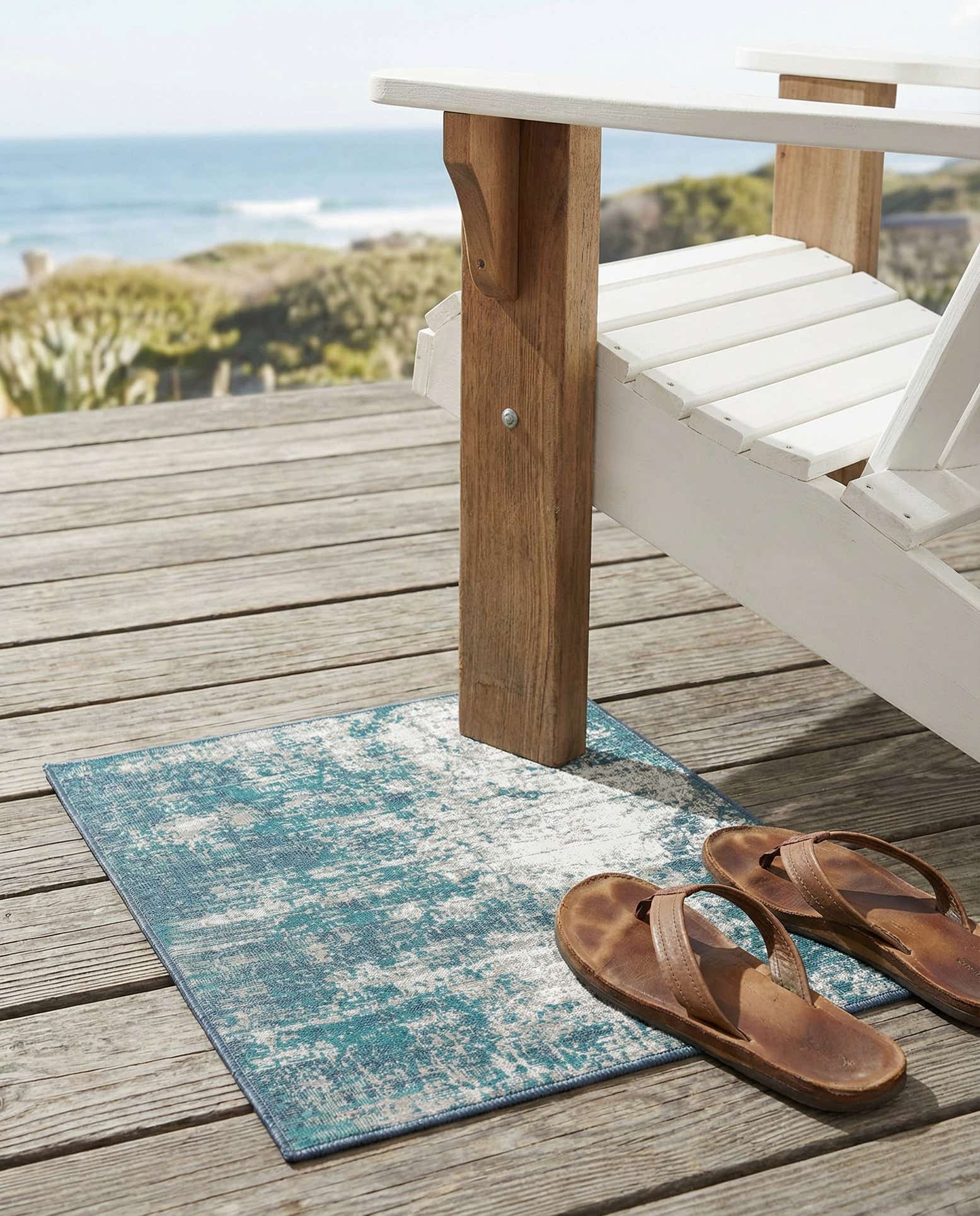 1' 3 x 1' 3 Easy-Clean Coastal Indoor / Outdoor Sample Rug