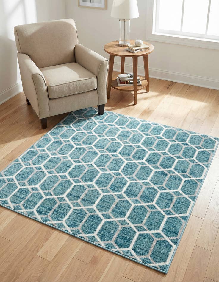 Detail image of 5' 3 x 5' 3 Lattice Trellis Square Rug