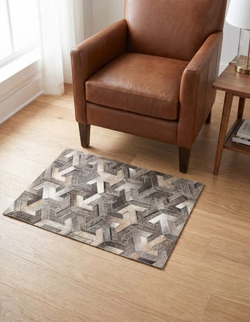 2' 1 x 3' Cowhide Rug