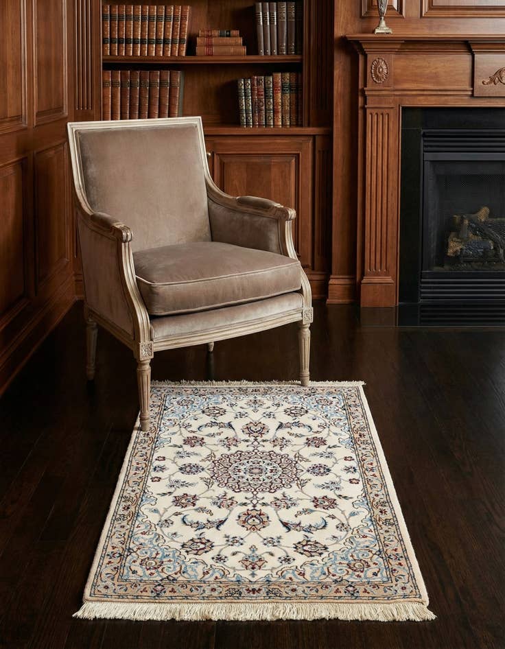 Detail image of 2' x 3' 5 Hand Knotted Nain Rug