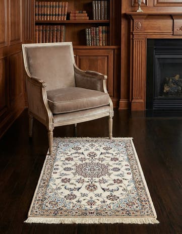 2' x 3' 5 Hand Knotted Nain Rug