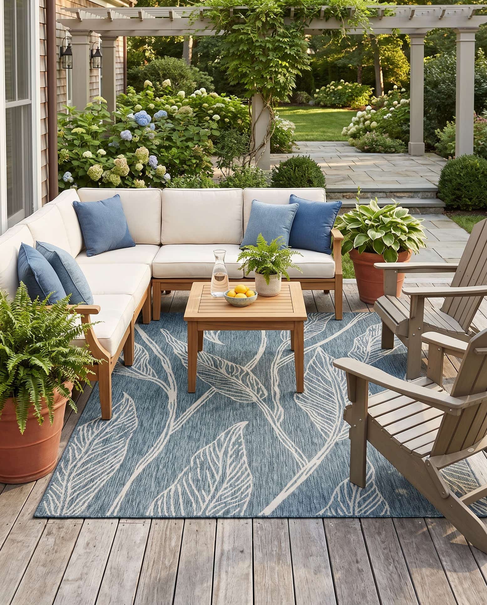 5' 3 x 8' Easy-Clean Botanical Indoor / Outdoor Rug