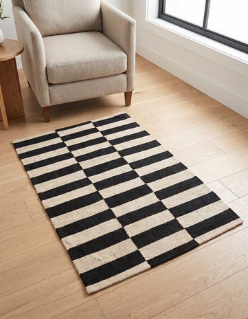 2' 8 x 3' 10 Hand Woven Kilim Modern Wool Rug