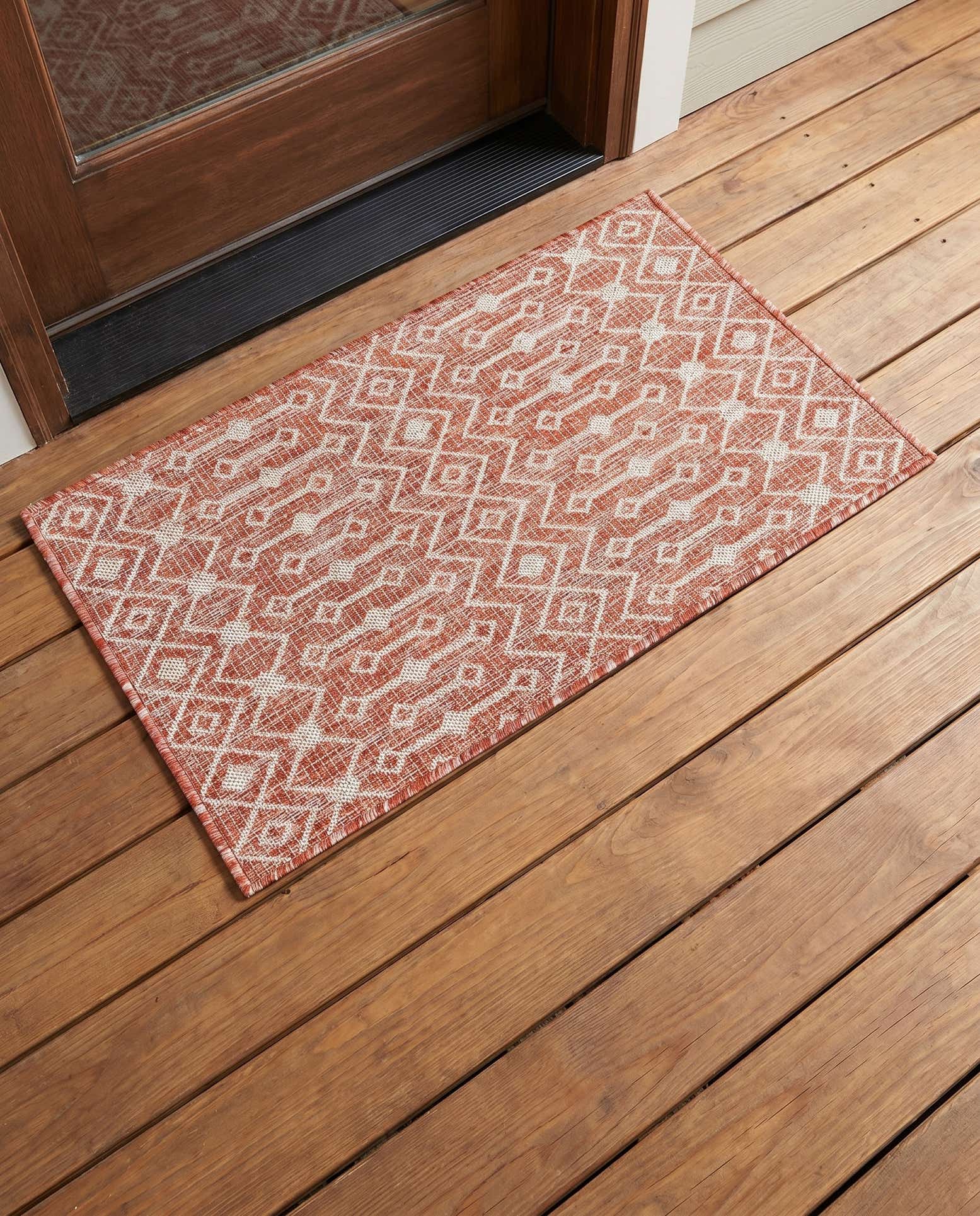 2' x 3' 1 Easy-Clean Lattice Indoor / Outdoor Rug