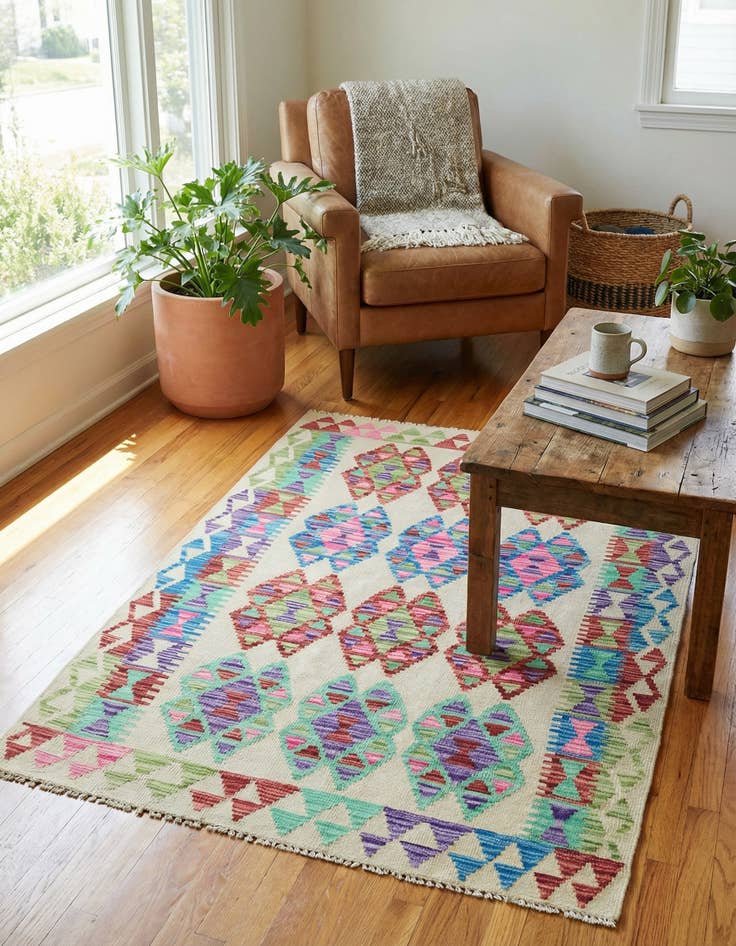 Detail image of 3' 2 x 4' 10 Hand Woven Kilim Maymana Wool Rug