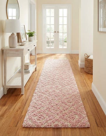 2' 7 x 10' Lattice Shag Runner Rug