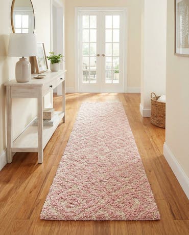  2' 7 x 10' Lattice Shag Runner Rug