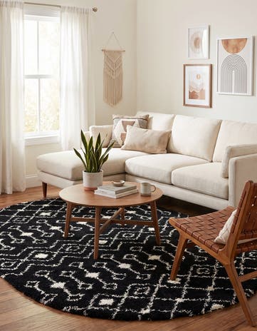 Black and White Moroccan Trellis Shag Oval Rug
