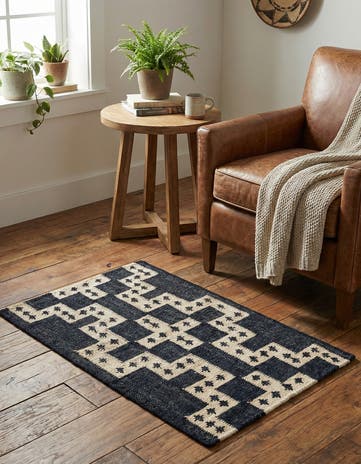 2' x 3' 1 Hand Woven Kilim Wool Rug