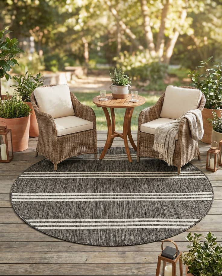 Detail image of 5' 3 x 5' 3 Easy-Clean Jill Zarin Anguilla Indoor / Outdoor Round Rug