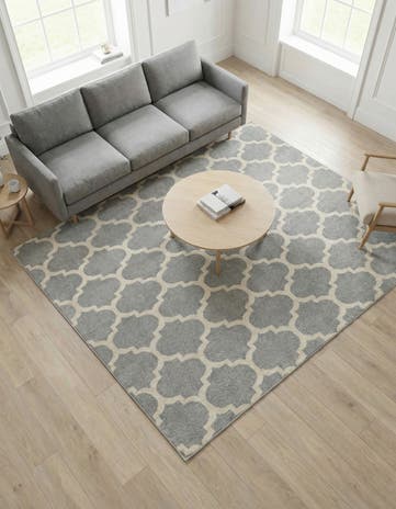7' 10 x 7' 10 Lattice Square Rug