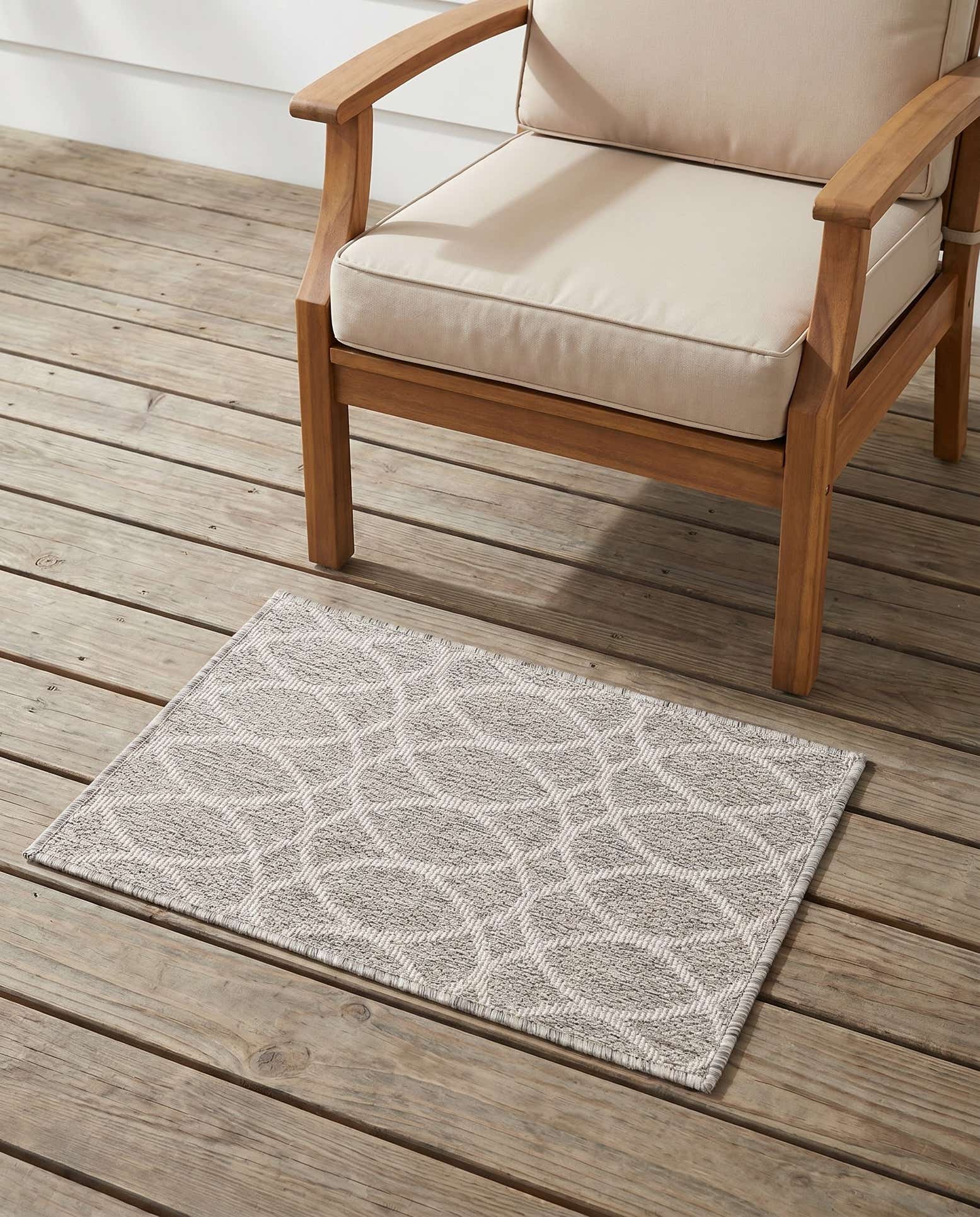 2' x 3' Easy-Clean Trellis Indoor / Outdoor Rug