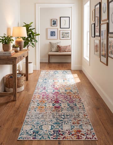 2' 7 x 10' Amulet Runner Rug