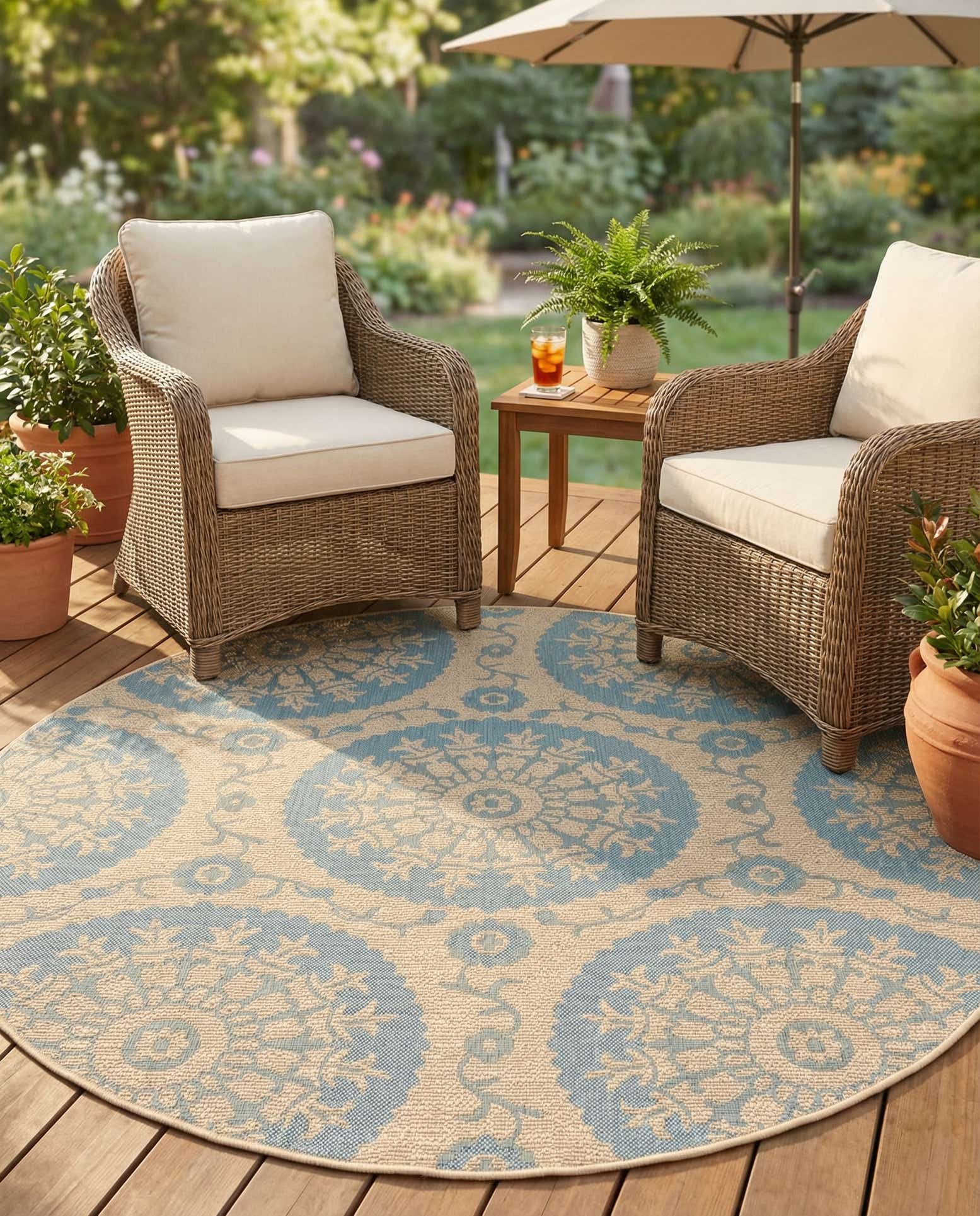 6' x 6' Easy-Clean Botanical Indoor / Outdoor Round Rug