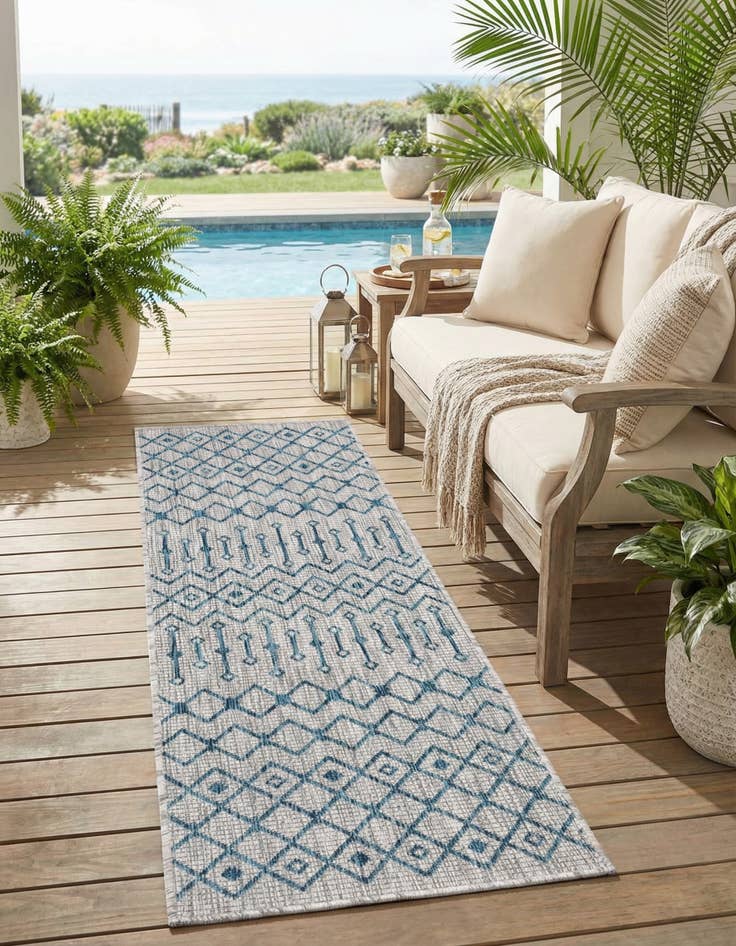 Detail image of 2' x 6' Washable Lattice Indoor / Outdoor Runner Rug