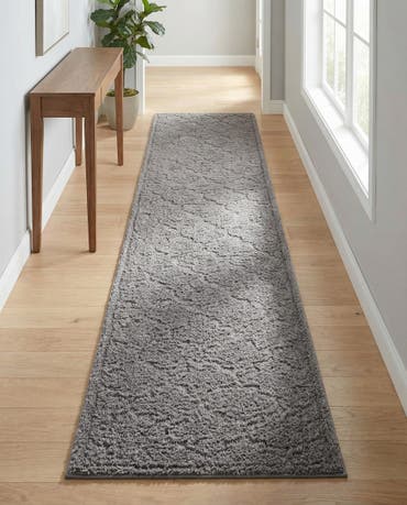  2' 7 x 10' Lattice Shag Runner Rug