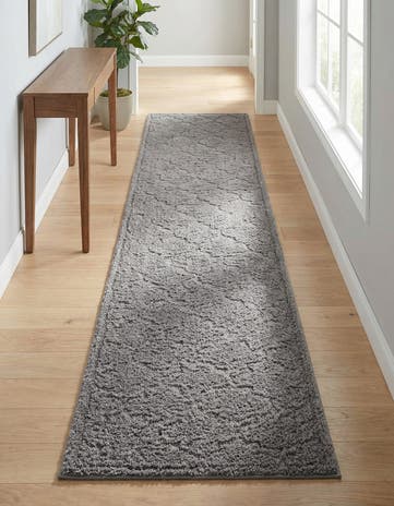 2' 7 x 10' Lattice Shag Runner Rug
